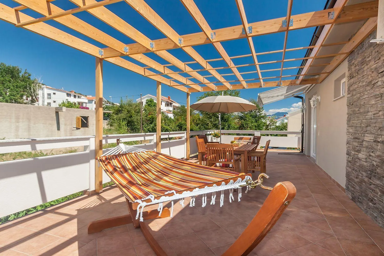 Apartment Entspannen Sie Sich In Diesem Modernen Appartement In Baska Auf Krk